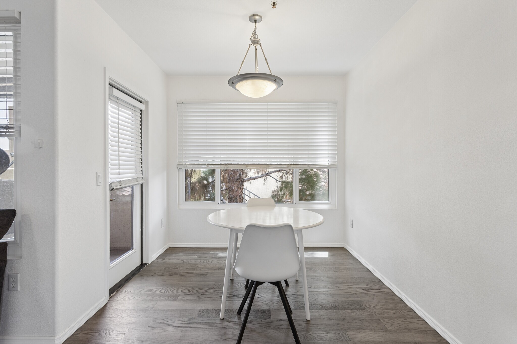 Dining Nook - 4925 E Desert Cove Ave