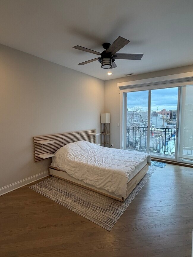 Building Photo - 2251 W Wabansia Ave