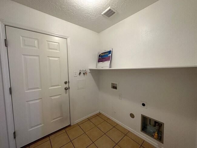 Building Photo - 4115 Azalea St