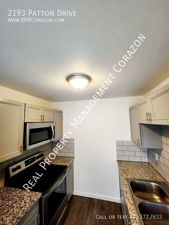 Building Photo - Newly Renovated downstairs 2 Bedroom 1 Bat...