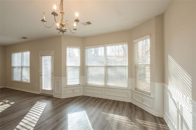 Building Photo - 204 Parc View Ln