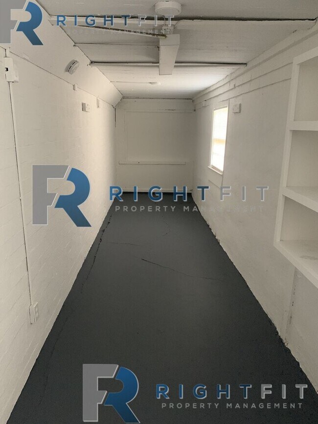 Building Photo - Newly Renovated Home in Columbus