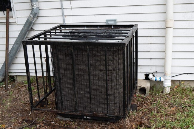 Building Photo - 4333 Capitol Ave