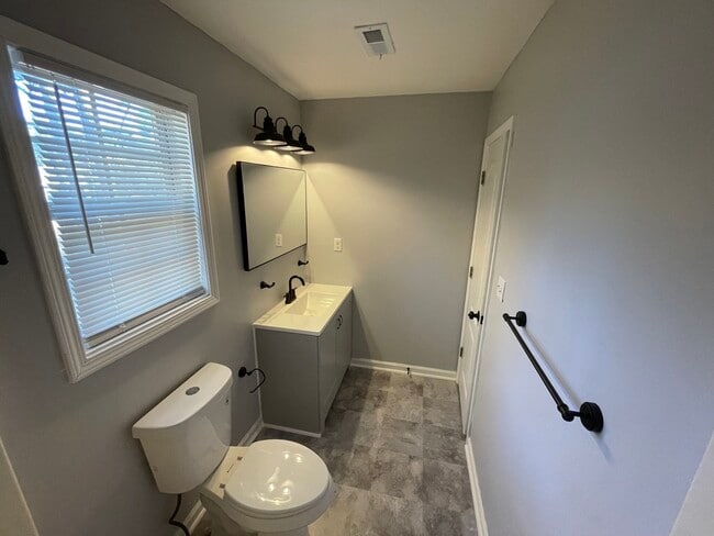 Building Photo - 1403 Chasewind Ct