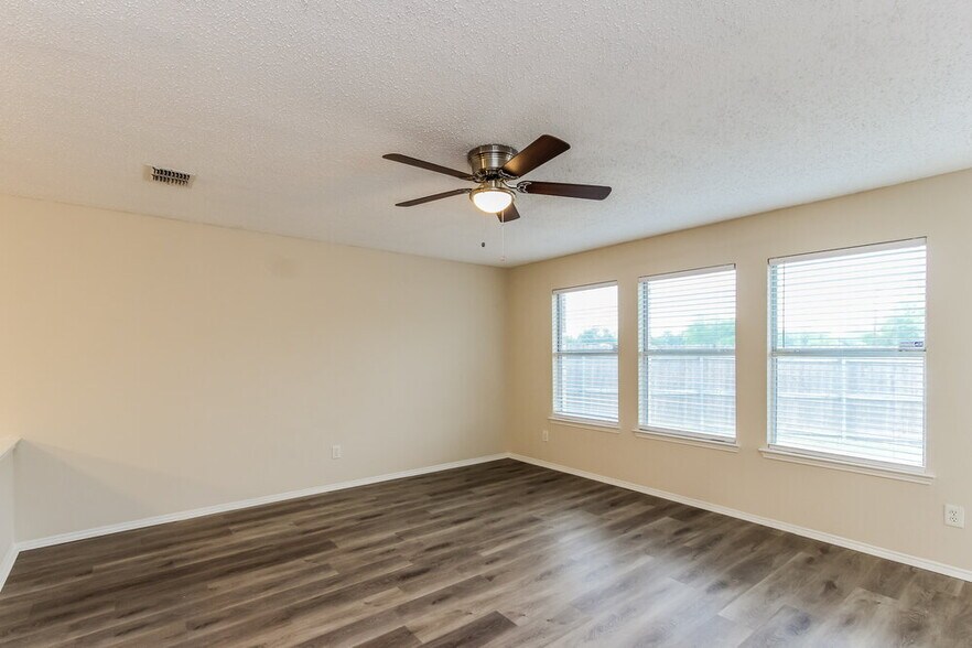 Building Photo - 2966 Marquis Ln