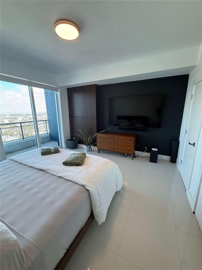 Building Photo - 60 SW 13th St