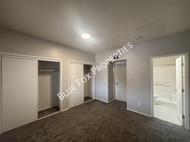 Building Photo - 110 W Delano St