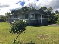 Building Photo - Conveniently Located 2BR/1BA Home - Near Keaau Shopping Center