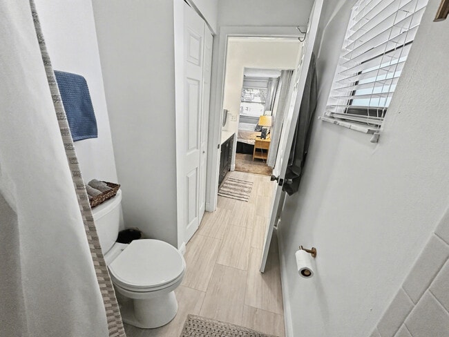 Building Photo - 3011 SW 21st Terrace