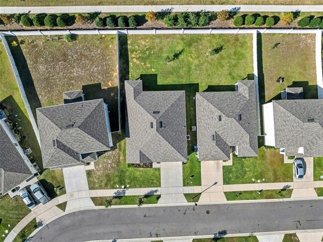 Building Photo - 1371 Madison Cir