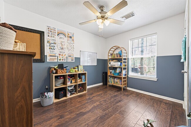 Building Photo - 10391 Royal Magnolia Dr