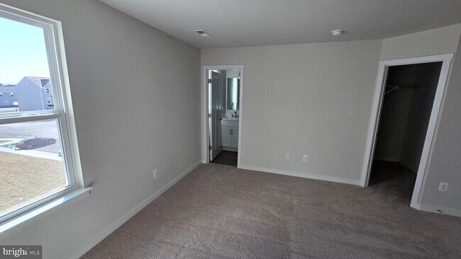 Building Photo - 66 Trotting Rd