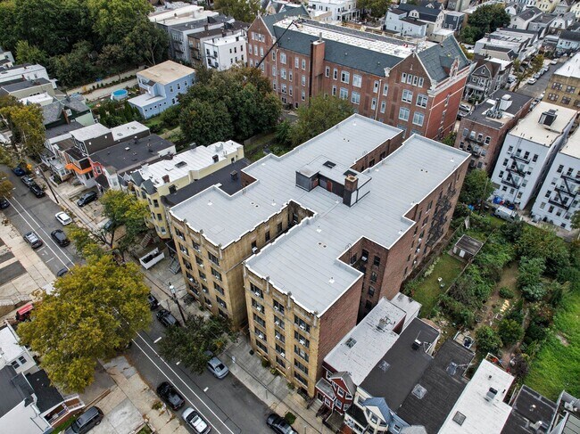 Building Photo - 429 Fairmount Ave