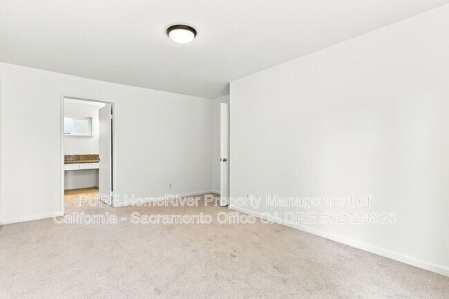 Building Photo - 4924 Olive Oak Way