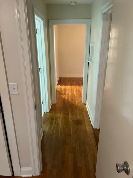 Halllway - 490 E Indiana Ave