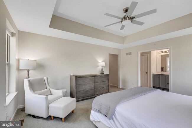 Building Photo - 250 Kestrel Ct