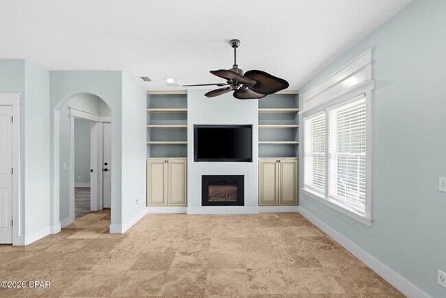 Building Photo - 415 Paradise Blvd