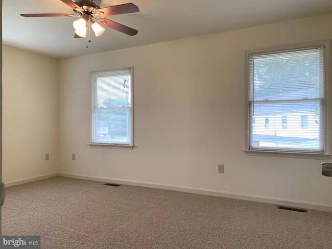 Building Photo - 177 Farrell Ln