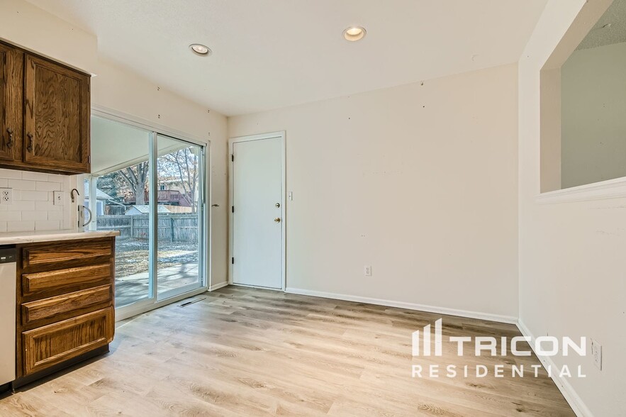 Building Photo - 348 S 29th Ave