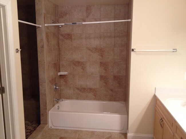 Building Photo - 21804 Westminster Pl