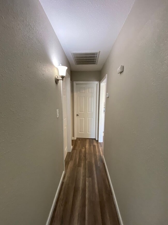 Building Photo - NE Visalia home coming soon!