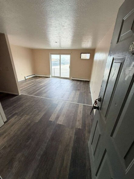 Building Photo - 13540 Superior Rd