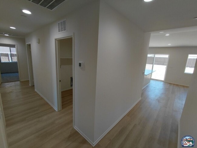 Building Photo - 475 Palomino Ct