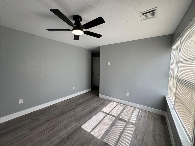 Building Photo - 4122 Dacca Dr