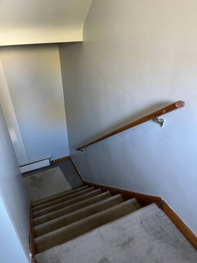 Building Photo - 267 Sylvan St