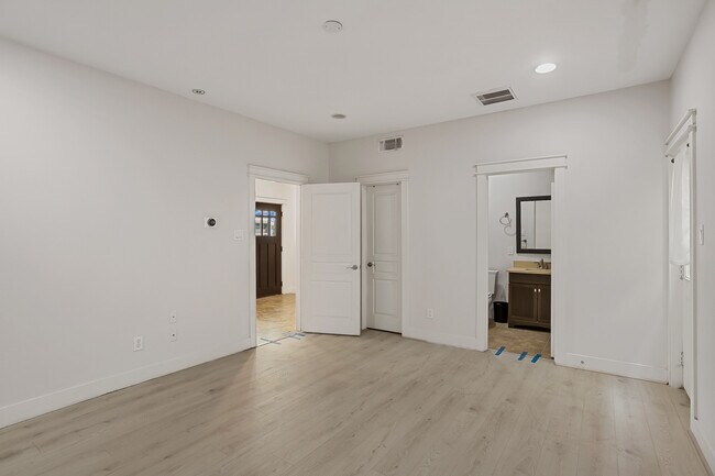 Building Photo - 5743 Kansas St