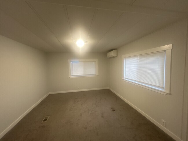 Building Photo - 8449 Moonlight Way