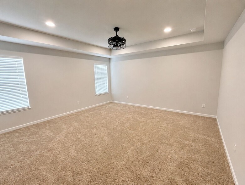 Building Photo - 1221 Bentwillow Way