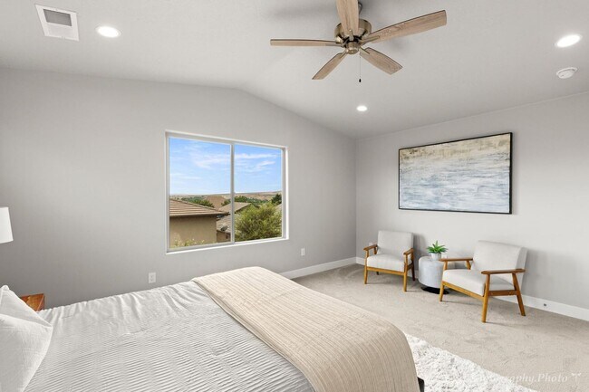 Building Photo - Stunning 4-Bedroom Home!