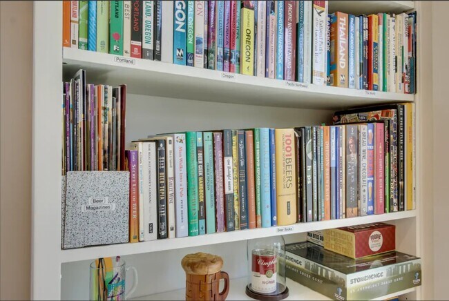 Building Photo - 6625 Amherst N St