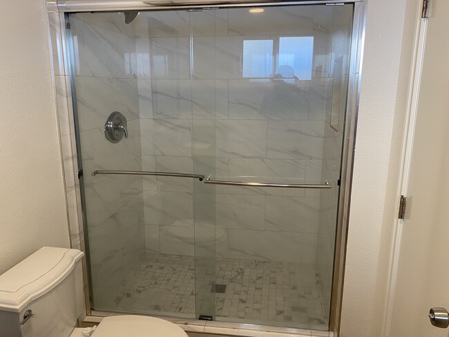 Masher Bath - 2901 Mendoza Dr