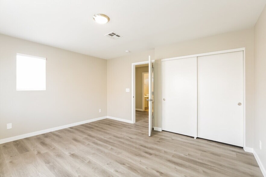 Building Photo - 8379 Yamhill St