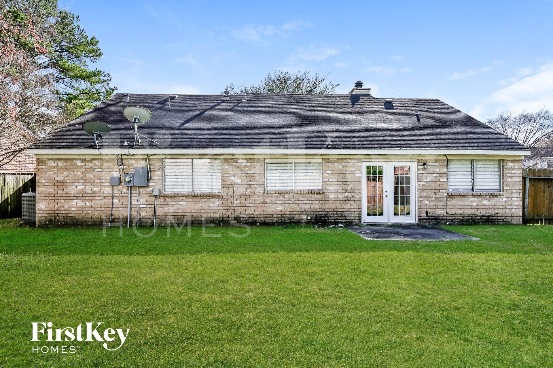 Building Photo - 17914 Holly Forest Dr