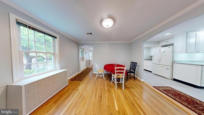 Building Photo - 2116 Linden Ln