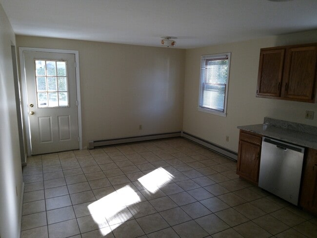 Building Photo - 15 Catalpa Cir