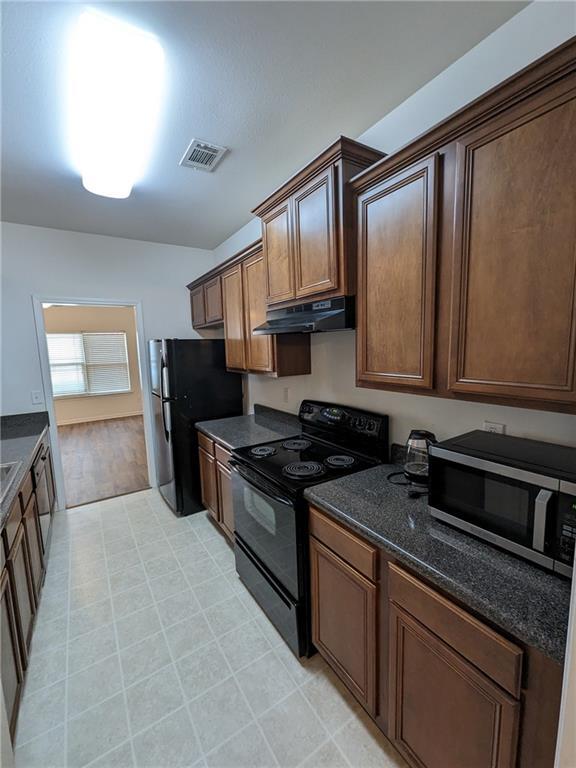 Building Photo - 65 Oakmont Dr