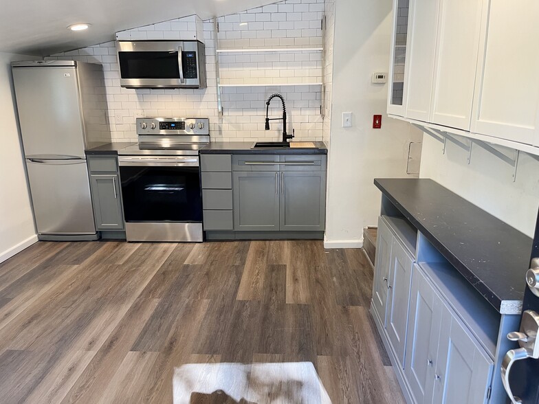 Eat in kitchen - 54 Sherwood Rd