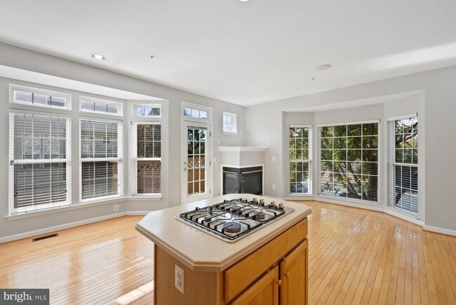 Building Photo - 726 Catts Tavern Dr