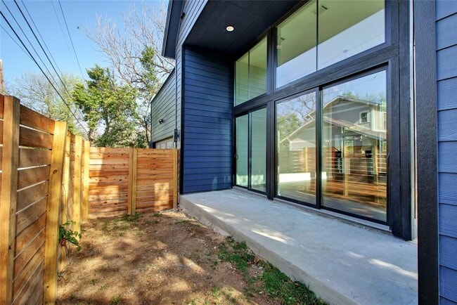 Building Photo - 4412 Caswell Ave