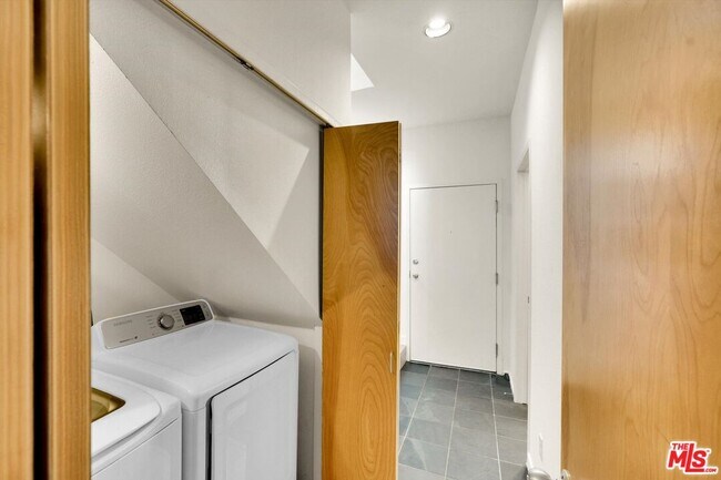 Building Photo - 11960 Iowa Ave