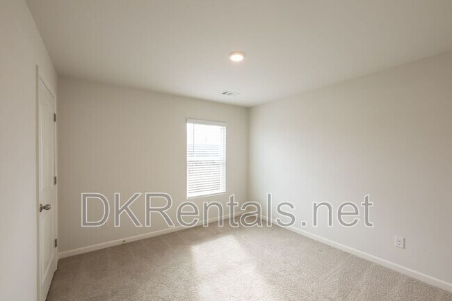 Building Photo - 261 Barnwood Ln