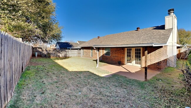 Building Photo - Lovely 3 Bedroom 2 Bath Home in Western He...