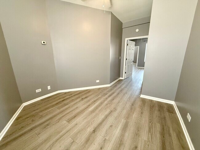 Building Photo - 5733 S Calumet Ave