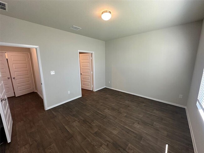 Building Photo - 2703 Towy Rd