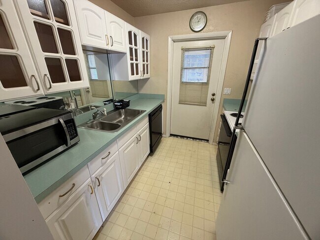 Building Photo - Affordable Lakefront Living in Camelot by the Lakes | First-Floor 1 Bed / 1 Bath | $1250