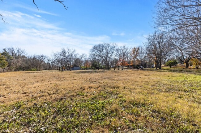 Building Photo - Blissful in Burleson ISD
